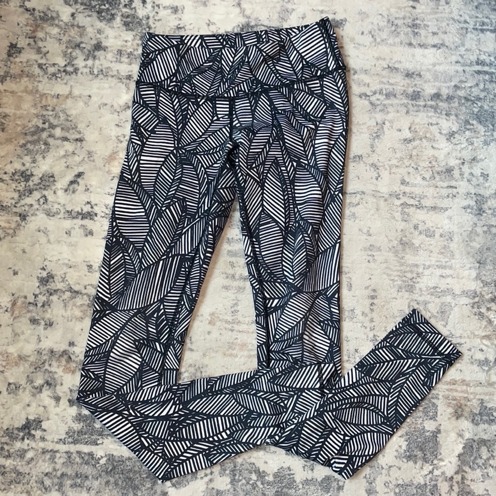Lululemon leggings size 4